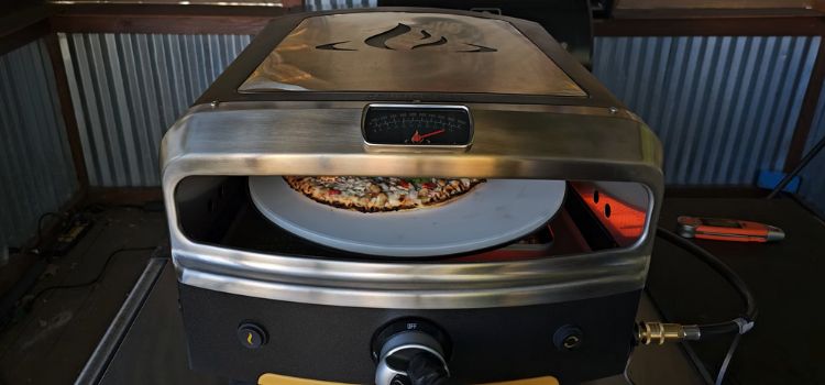 Overview of the Halo Versa 16 pizza oven